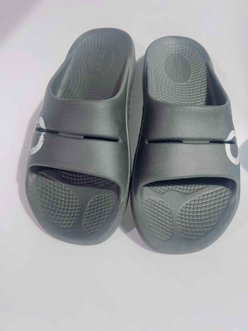 OOFOS OOahh Sport Recovery Slide Black Logo Sandals Women’s 8 / Men’s 6 Comfort - Picture 2 of 7